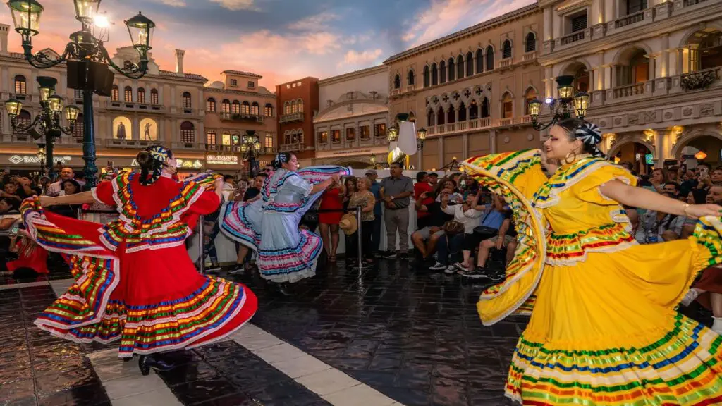 Las Vegas North Premium Outlets—folklorico dancers